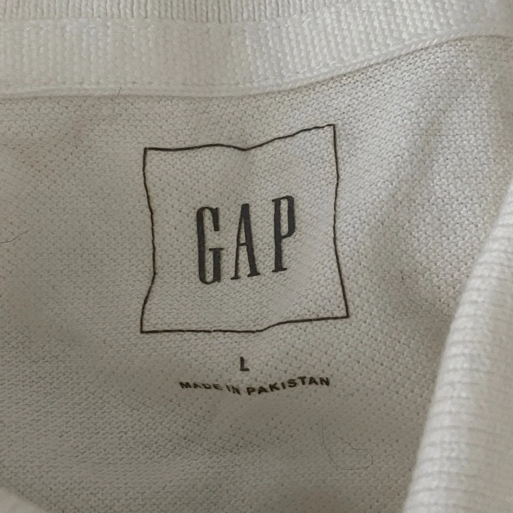 GAP Men's NWOT White Pique Polo (L) - Picture 3 of 6